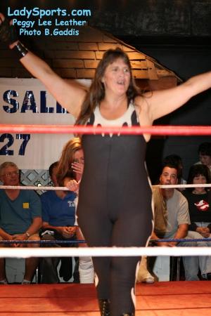 Lady X : Woman Wrestler