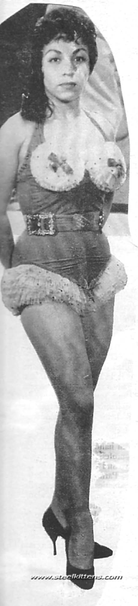 Carmine Scorpien : Woman Wrestler