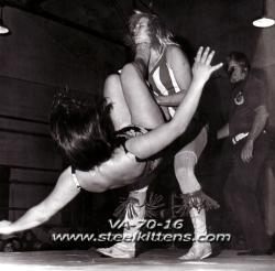 DVD: Vintage 70’s, 80’s & 90’s - Women`s Wrestling  # VA-70-16